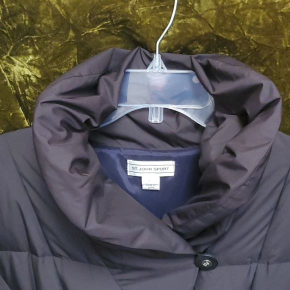 GORGEOUS NWT ST. JOHN WINTER COAT - Picture 2 of 9
